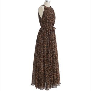 Flowy leopard maxi dress